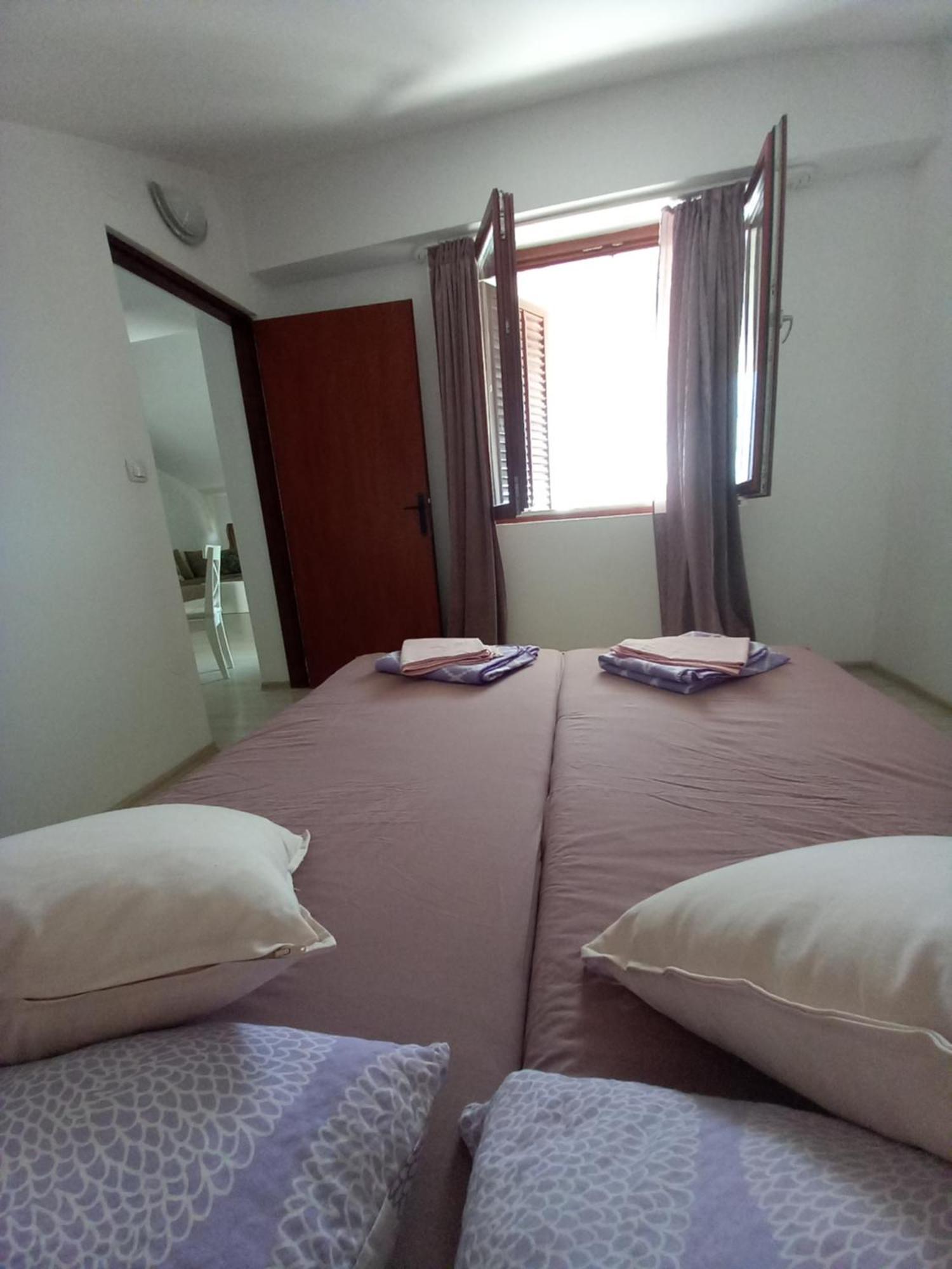 Apartmani Rab - Adrijana & Aleksandra Banjol Zimmer foto